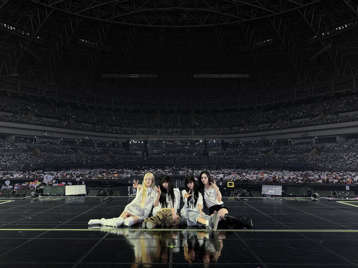 aespa_official's tweet photo. 2026-27 aespa LIVE TOUR - SYNK : COMPLæXITY - DAY 1

#aespa #æspa #에스파
#SYNK_COMPLaeXITY
#aespa_SYNK_COMPLaeXITY https://t.co/7ehBbmnv4j
