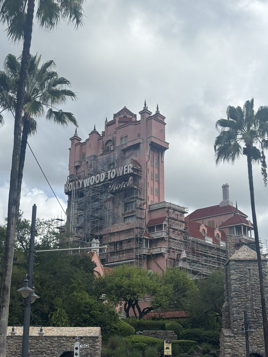 HighFiber22's tweet photo. Rough, rough morning for operations today. Toy Story Mania is also down now so we did standby for Tower of Terror. They then announced slower than usual times for that. Posted time was 35, we waited 50. https://t.co/Fxfh6VK1yr