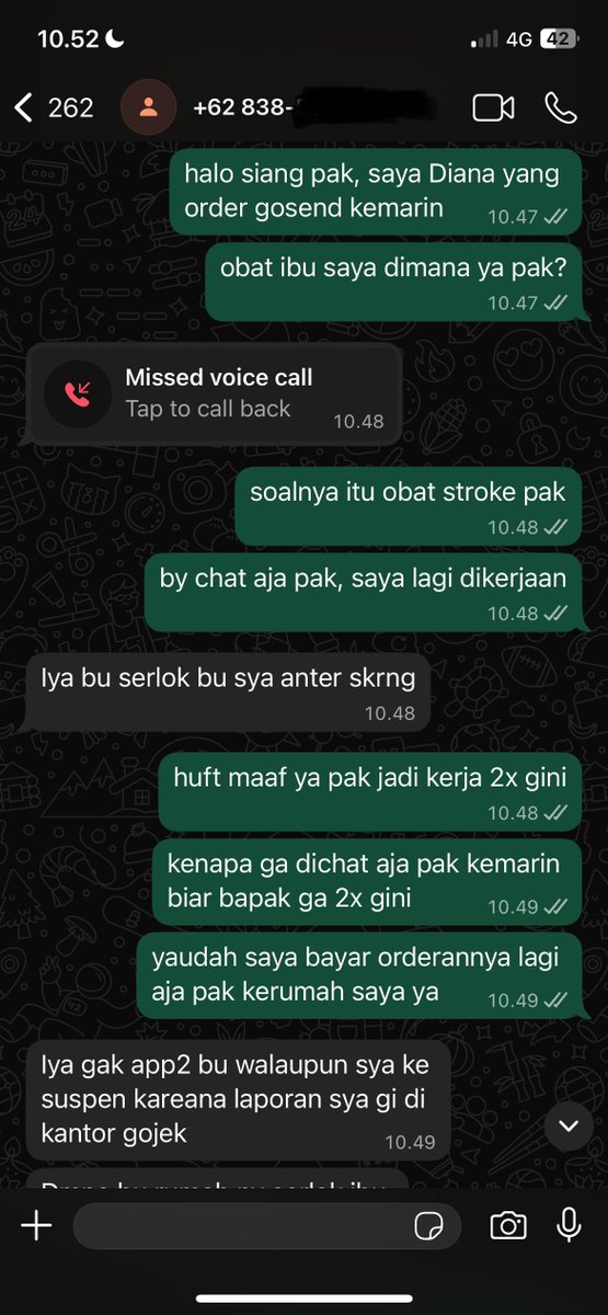 Randommikir's tweet photo. warga X, plis bantuin banget yang kenal sama driver ini tolong banget hubungi aku. aku pesen gosend untuk ambil obat mamaku yang dimana itu obat stroke😭🥹 diaplikasi sudah diterima, tapi nyatanya orang rumah belum terima, udah tanya ke orang sekitar gaada yg terima juga. udah lapor ke gojek tapi jujur responnya lama bgt😭 jujur kalo ini bukan obat gapapa deh pak saya ikhlas🥹

guys sudah clear case driver ini, makasih banyak kalian udah bantu up. dan bapaknya udah anterin obatnya sampe dirumah aku, huft jadi gatega tapi bapaknya baik, jangan di doain yang buruk2 yaaa. makasih buat semuanya kalian keren🥰

cc dianaalviaa