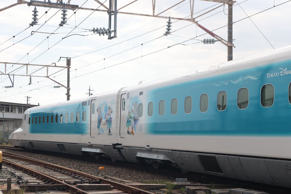 taotin1's tweet photo. 6/15
N700a G47編成 ディズニー新幹線
構内移動
「Sparkling Dreams Shinkansen」 https://t.co/02swsXgLg4