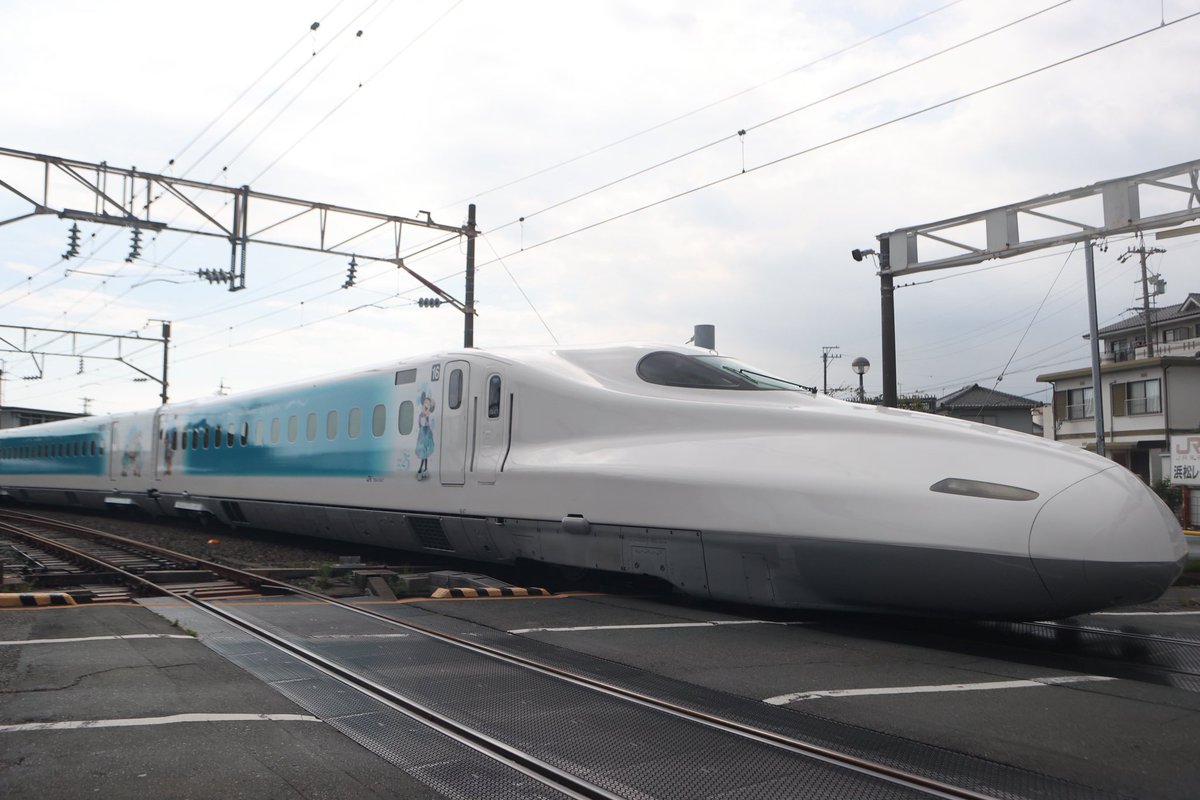 taotin1's tweet photo. 6/15
N700a G47編成 ディズニー新幹線
構内移動
「Sparkling Dreams Shinkansen」 https://t.co/02swsXgLg4