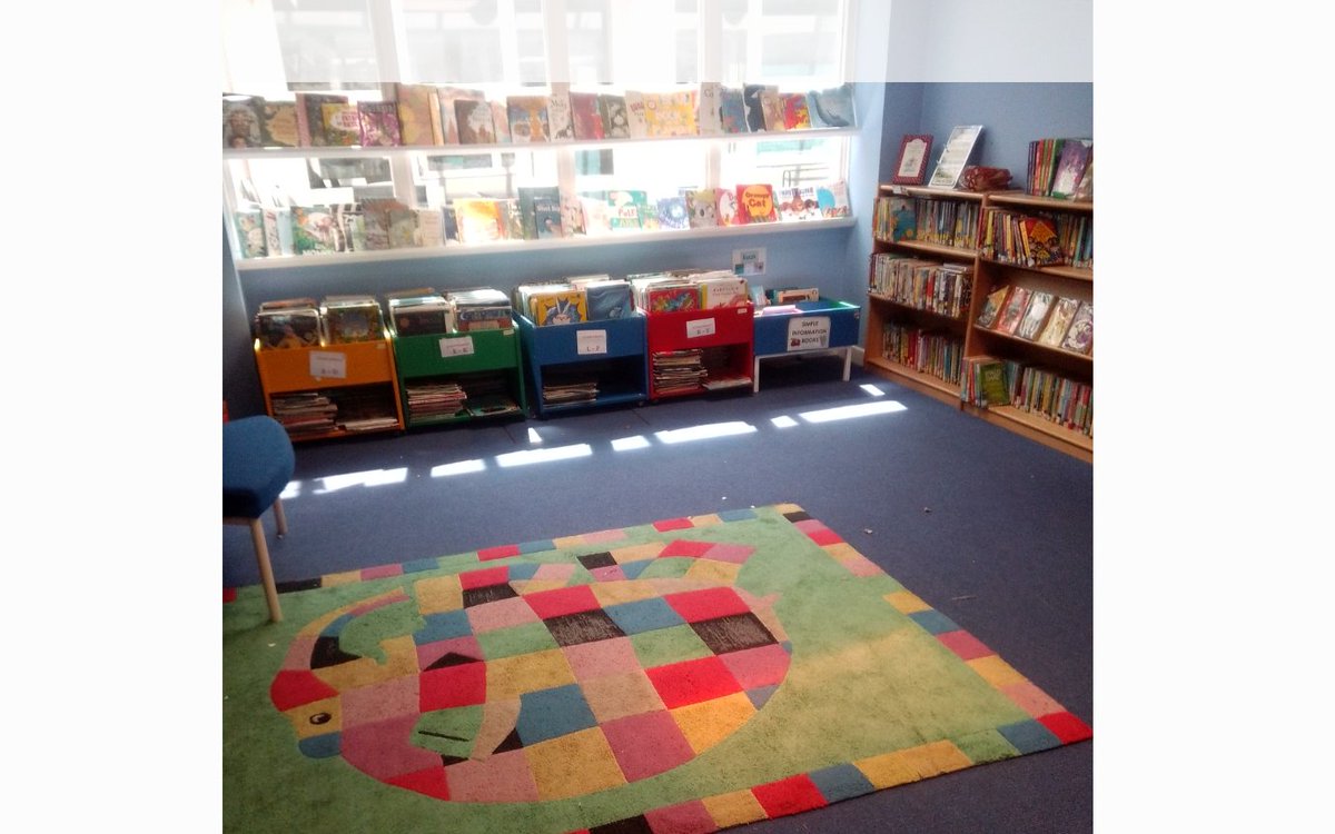 HelenByles's tweet photo. Been busy in the library
From this mess .... To all neat and tidy https://t.co/5SQYykqLEk