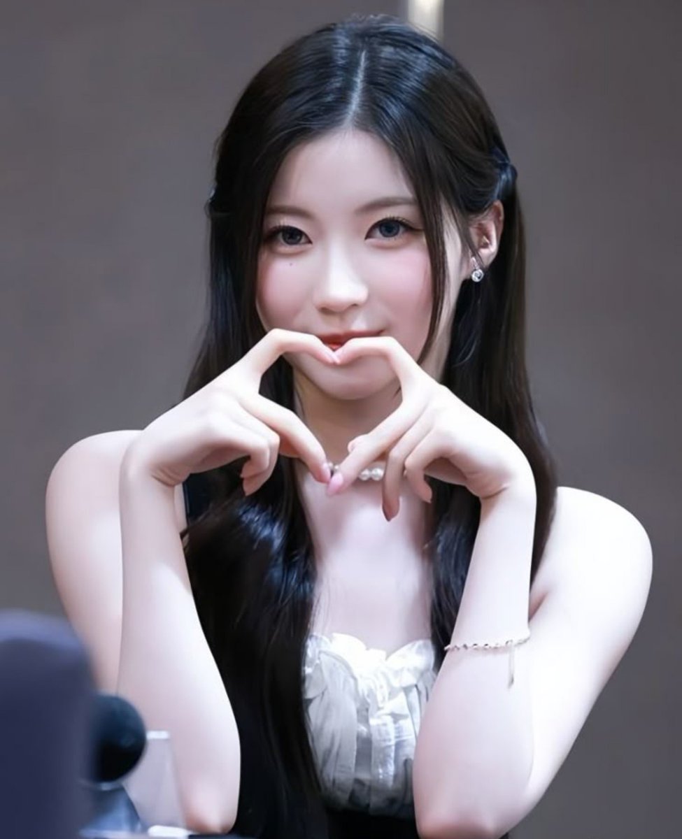 ASAscaper's tweet photo. Yuk live convo dengan dede Kia https://t.co/bcej1X1eIU