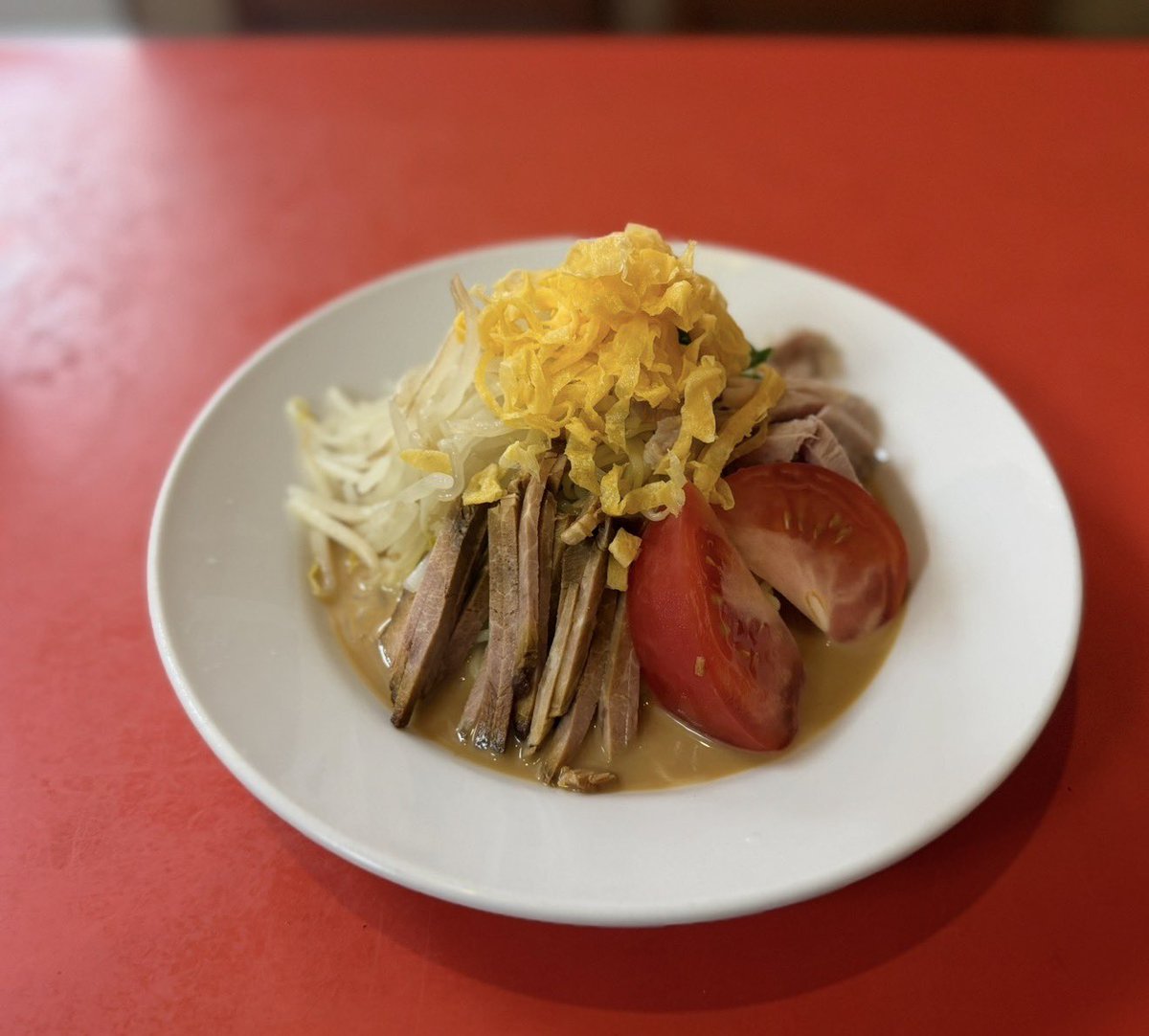 ghetto_meshi's tweet photo. 銀座のクソアングラ町中華
東興樓て冷やし中華！店もおばちゃんもかなりゲトくて好き！しかもバカ空いてる https://t.co/ylUmcMDVM1