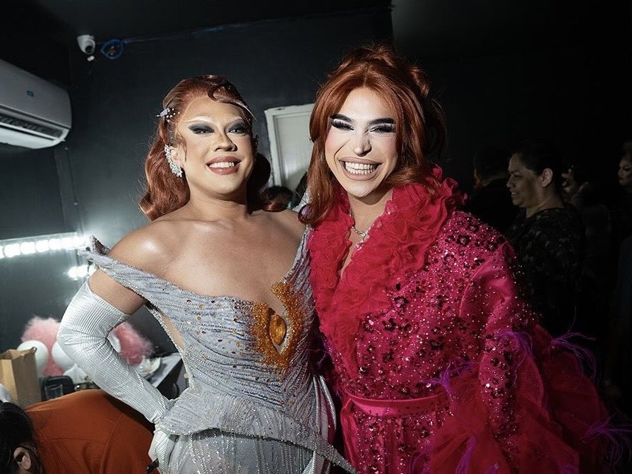 tomboyniari_'s tweet photo. her fav drag queens                          the drag fan https://t.co/xnLQ0cZYh7