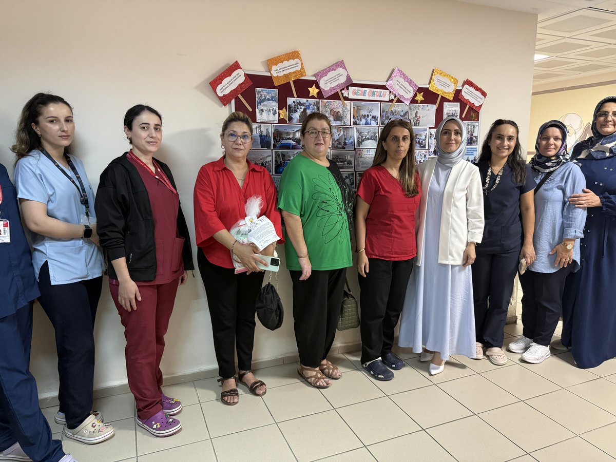 melikecilhan's tweet photo. 🤱 1-7 Ağustos Emzirme Haftası dolayısıyla bugün
 Çankırı Devlet Hastanesi 
Özel Karatekin Hastanesini ziyaret ettik.
Anne sütü, bir annenin evladına verdiği ilk ve en kıymetli hediyedir.
Her damlası şefkat, her damlası bağışıklık, sevgi ve hayattır.
#emzirmehaftası 
#annesütü https://t.co/LJYihFHuGr