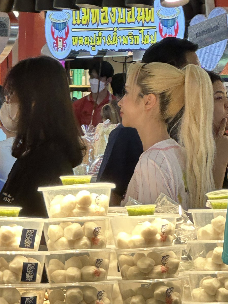 suntree_tid's tweet photo. มึงกุก้เจอ555555 ตลาดaumaum https://t.co/3d5XzLP7fS