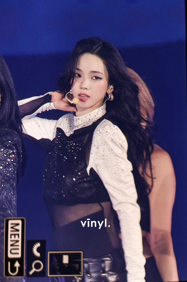 vinyl0411's tweet photo. 260807 COMPLaeXITY 
#카리나 #에스파 #Karina #aespa https://t.co/I2GV7fKbm2