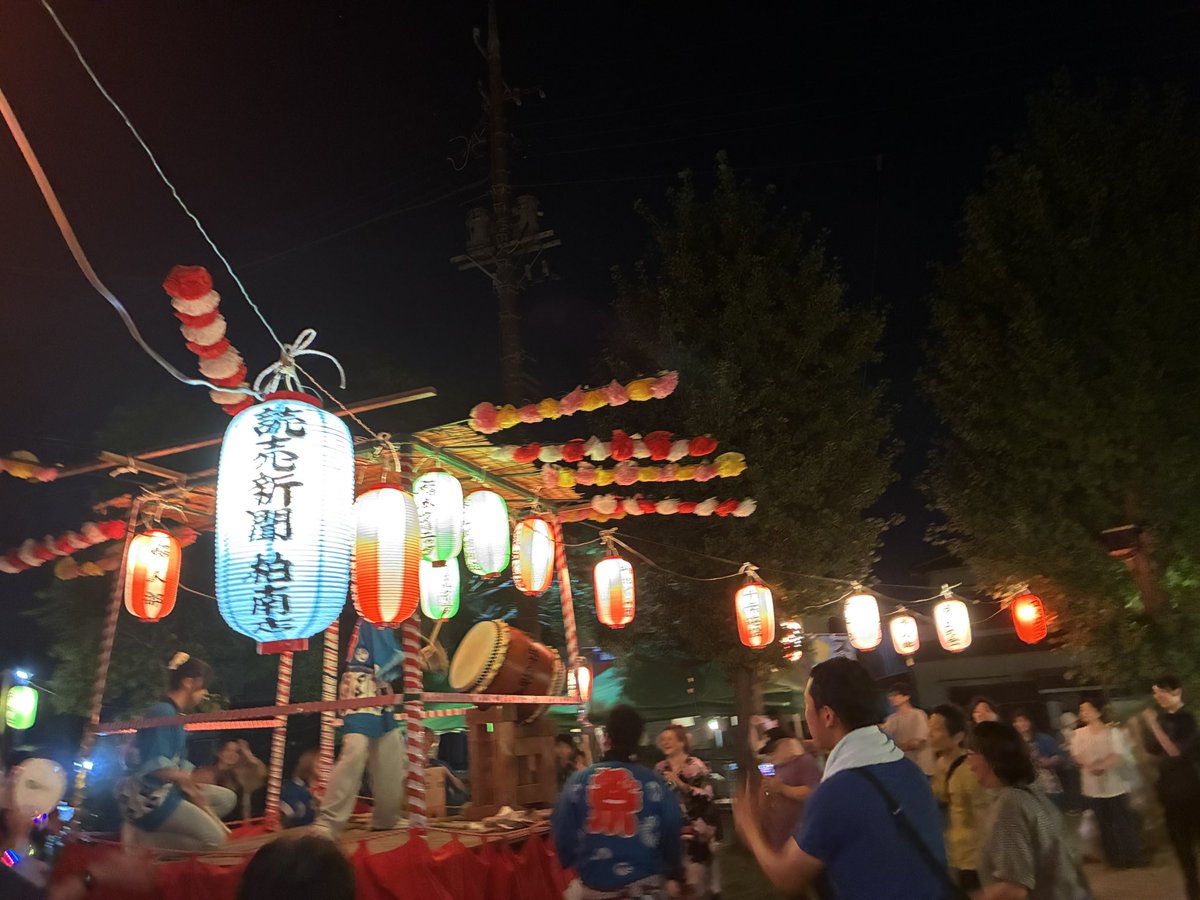 Matsuza___'s tweet photo. 【各所夏祭り】
今年も参加しました。
定番曲からオリジナル音頭へ、30分ほど踊りました。 https://t.co/3L0hODd7zY