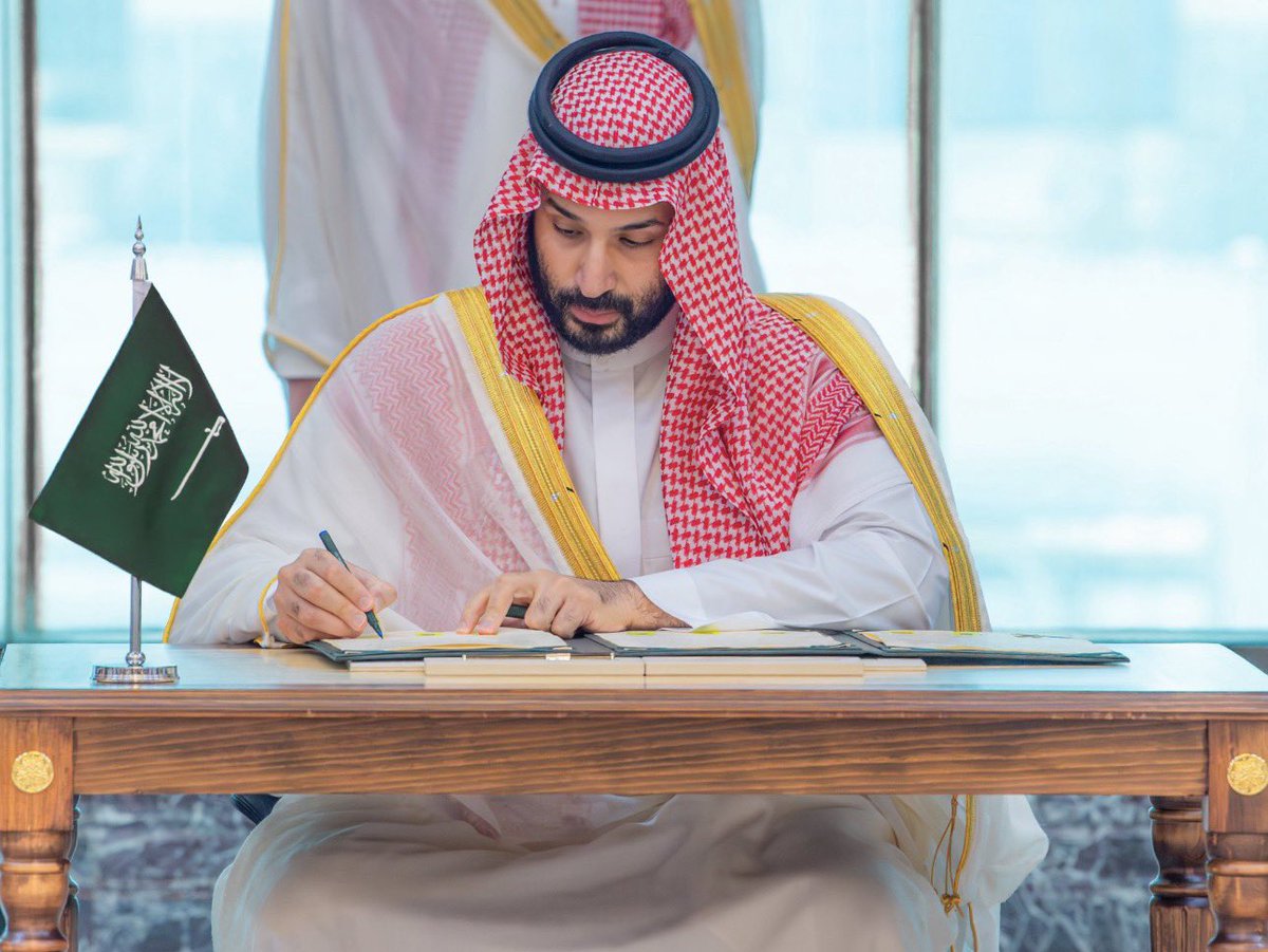g5i6g's tweet photo. ليس الفخر فيما نراه اليوم فقط، بل فيما يُصنع لأجل الغد . فحين يكون المستقبل مشروعًا يُعمل له ��ل يوم، يُصبح الإنجاز عادة لا استثناء . 

هناك من يقرأ التاريخ .. و هناك من يكتُبه . 
الله يديم عزك ، و يديمك لنا يا سمو سيدي 🇸🇦 . 
💜 https://t.co/BmnPHmvKfy