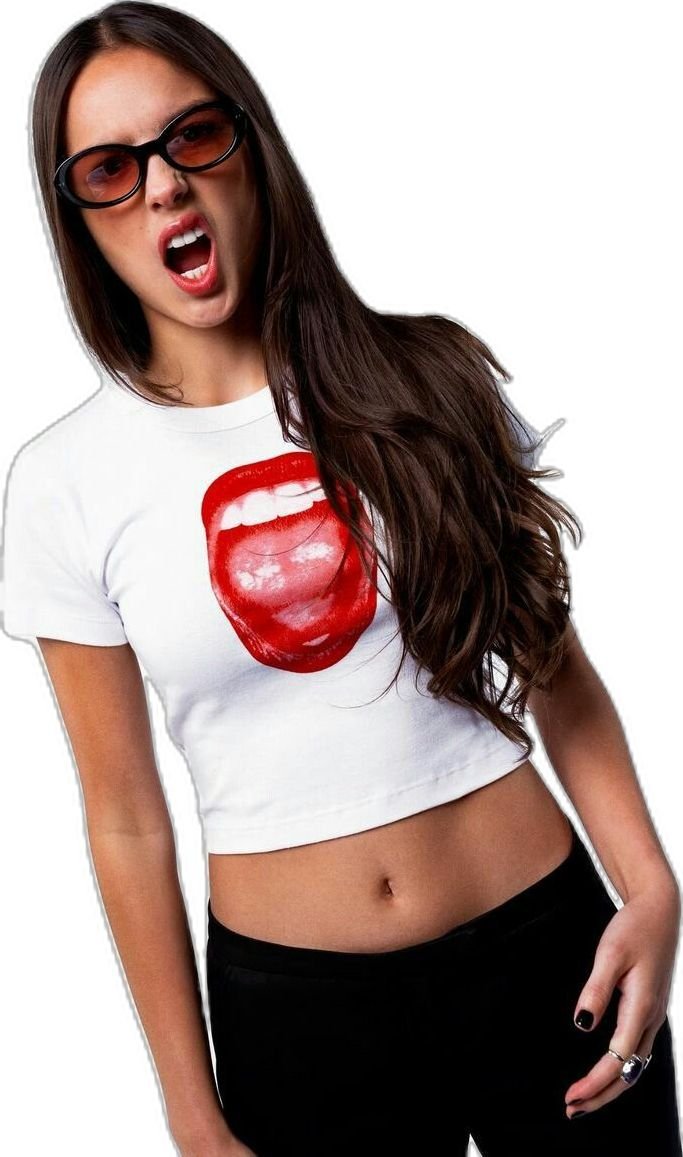 yumiaesthe's tweet photo. Olivia Rodrigo matching the energy of her own shirt. https://t.co/QvnCtiwYPs