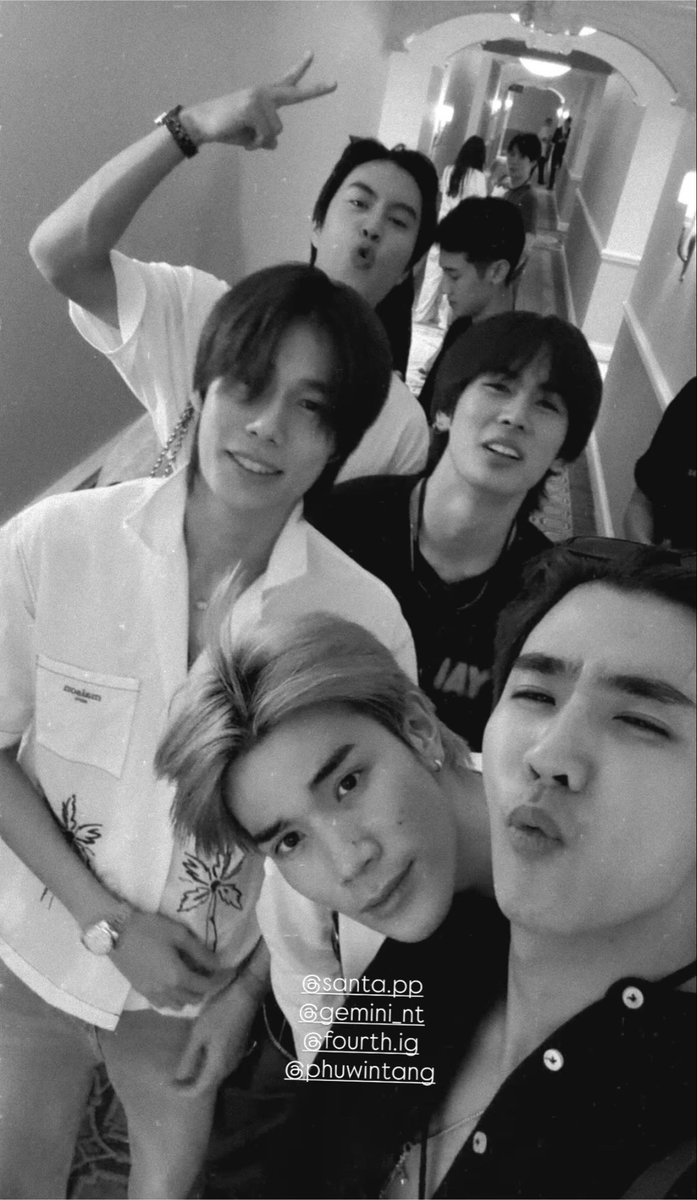 hamburggers's tweet photo. น้องภูวินอยู่กับเพิ้ดแซนต้า เจมโฟ้ด ว่าแต่คู่นุไปไหนลูก พี่ปอนด์อยู่แก้งไหนนิ แต่แก้งนิดูแสบมาก55555555555555555555555 https://t.co/ljaVchGPne