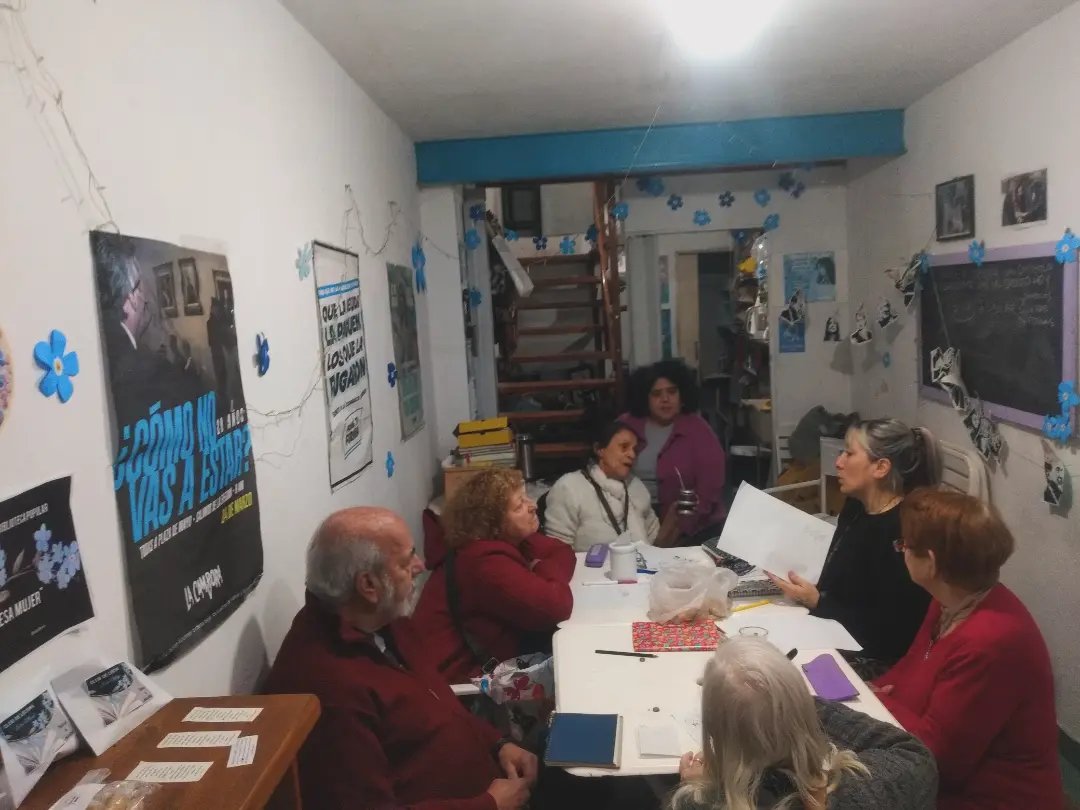 RodolfoWalshC9's tweet photo. Postal de esta semana en nuestro TALLER de MEMORIA para ADULTOS/AS 🧠🎨 de la mano de la profe Chicha ❤️

¡Nos vemos la próxima! 📍Av Larrazábal 1251 [UB "Rodolfo Walsh" - Mataderos] https://t.co/c4s4vwfkbV