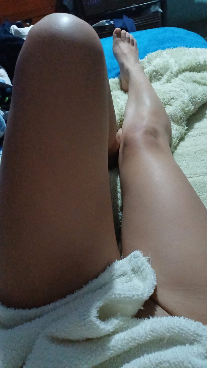 Jyan696's tweet photo. Ya hay que levantarseeeeeeeeee. 
Uno trabajando y ella aún acostada 😵‍💫 https://t.co/MsI7BJRooj