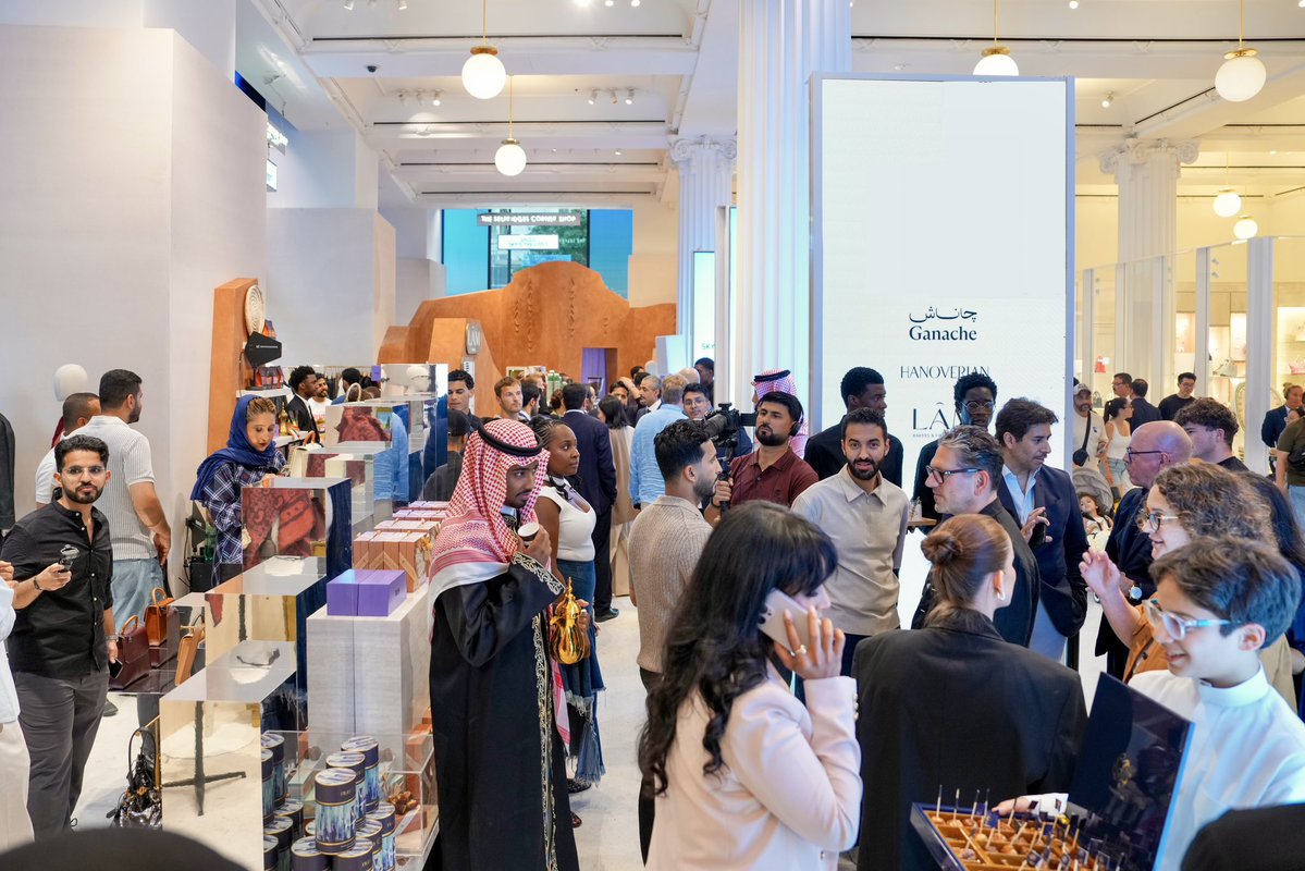 Reem_Alwaleed tweet picture
