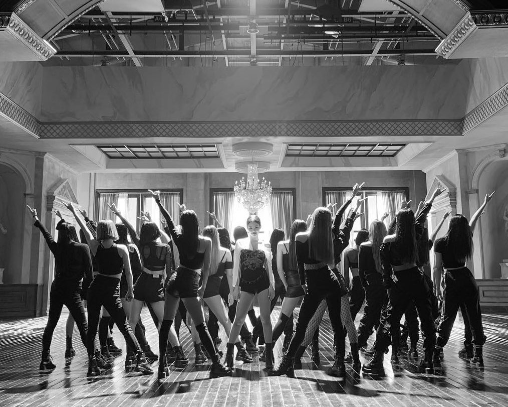 jenniepics's tweet photo. WE STAND WITH JENNIE
#ADecadeWithJENNIE

10 years of JENNIE with BLACKPINK!! 🖤💖

It feels like just yesterday we were watching that young girl chase her dream, and now here we are.. seeing the woman she has grown into. We’ve watched her through the good days, the hard days, and everything in between.

There’s so much to be proud of when we look at how far she’s come. She’s been through so much, yet she kept going and kept becoming stronger in her own way.

Thank you for growing up with us, JENNIE. We’ll always be proud of you and the journey that brought you here. Here’s to all the years and beautiful moments still ahead. ♥️