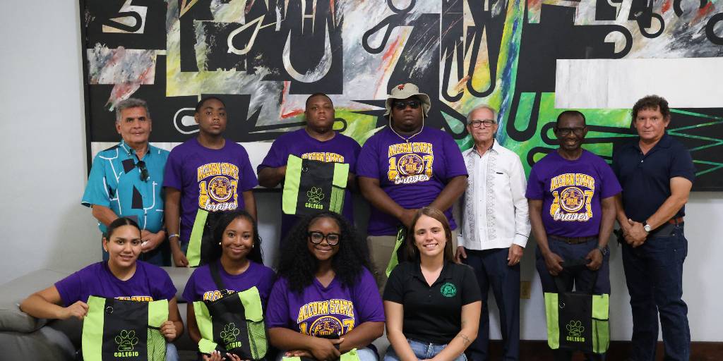 AlcornStateU's tweet photo. Five Alcorn students study tropical farming in Puerto Rico | Read more — https://t.co/D4IZWi864h #AlwaysGrowing #AlwaysAlcorn #AlcornStudents https://t.co/5QdSTLHHCN