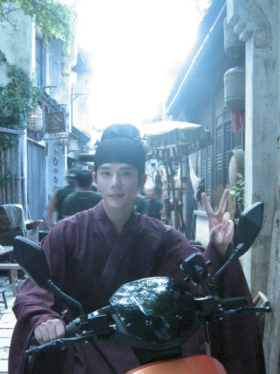 waythfanbase's tweet photo. ❥ .。. ⌞ #WangAnyu weibo update⌝ .。. ★
I've saved up some days and nights, little boats and the water's surface, and also the steaming hot Young Lord Lu!!!
⎆ https://t.co/UYznXxMytg
HAPPY 8TH DEBUT ANNIVERSARY
#8YearsWithAnyu
#AlwaysWithYU
#AJourneyToGlow
#一念江南
#王安宇
#หวังอันอวี่