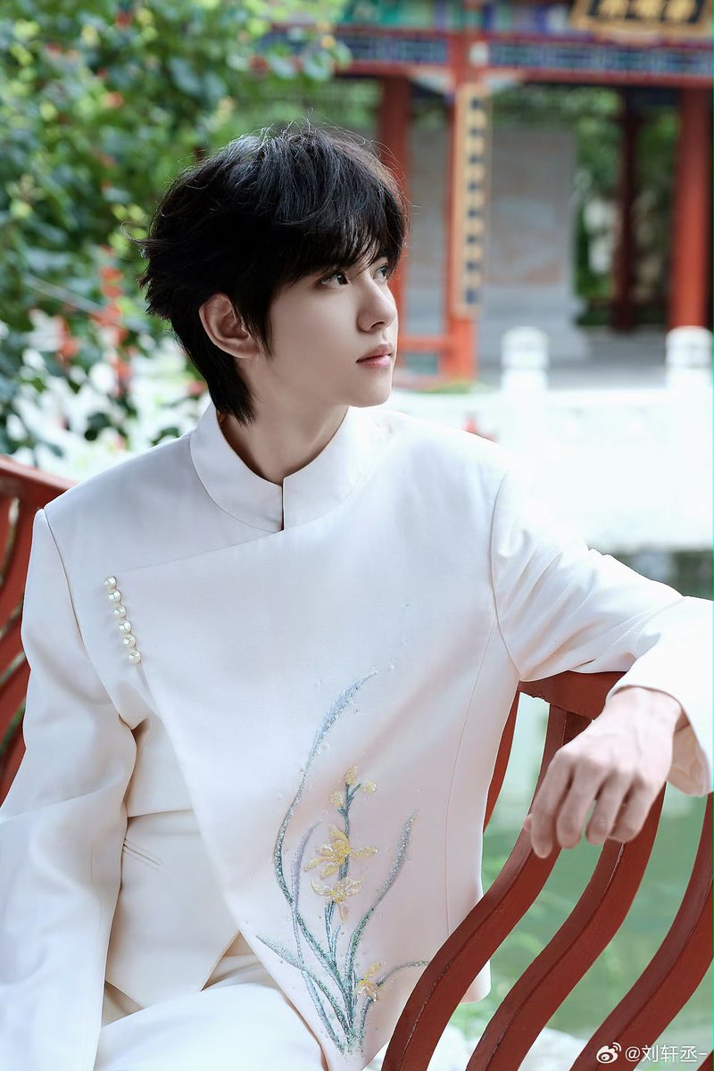 xiaoxindaily's tweet photo. #LiuXuancheng 🐰 wb 260807

"What do people usually eat or drink at the Beginning of Autumn? 🤔"

妈妈好漂亮😍 https://t.co/H2tzr0Cu4k
