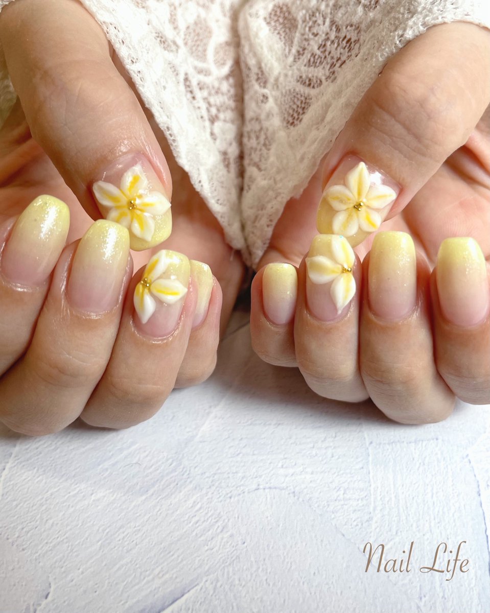 NailLife1's tweet photo. 2026年夏のトレンドネイル(о´∀`о)。
3Dプルメリアネイル♪

#夏ネイルデザイン2026 #プルメリアネイル #フラワーネイルデザイン 
#ハンド #夏 #フラワーネイル #3d #8月ネイル #イエロー...

詳細はこちら↓（ネイルブック）
https://t.co/b1mIg5Q3v5 https://t.co/gUdqZxyqEY