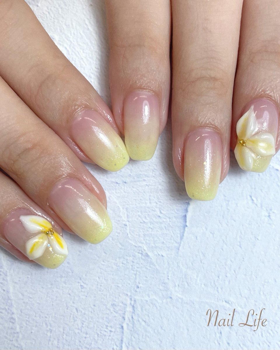 NailLife1's tweet photo. 2026年夏のトレンドネイル(о´∀`о)。
3Dプルメリアネイル♪

#夏ネイルデザイン2026 #プルメリアネイル #フラワーネイルデザイン 
#ハンド #夏 #フラワーネイル #3d #8月ネイル #イエロー...

詳細はこちら↓（ネイルブック）
https://t.co/b1mIg5Q3v5 https://t.co/gUdqZxyqEY