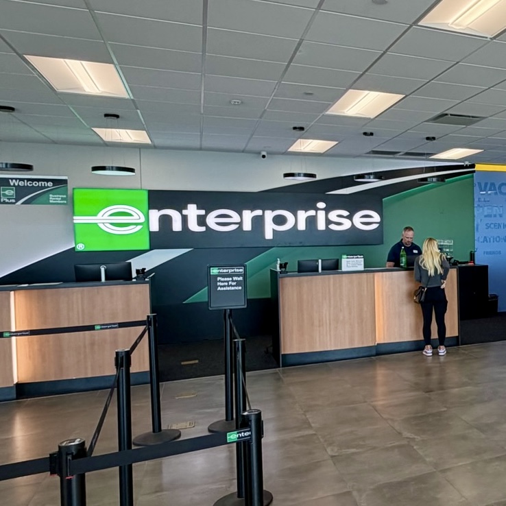 SenRobinsonPA's tweet photo. I had the pleasure of touring the state-of-the-art Enterprise Mobilitiy’s facility at the @PITairport to learn about Enterprise Mobility’s impact on Southwest PA. https://t.co/S2ty3YZ5Vr