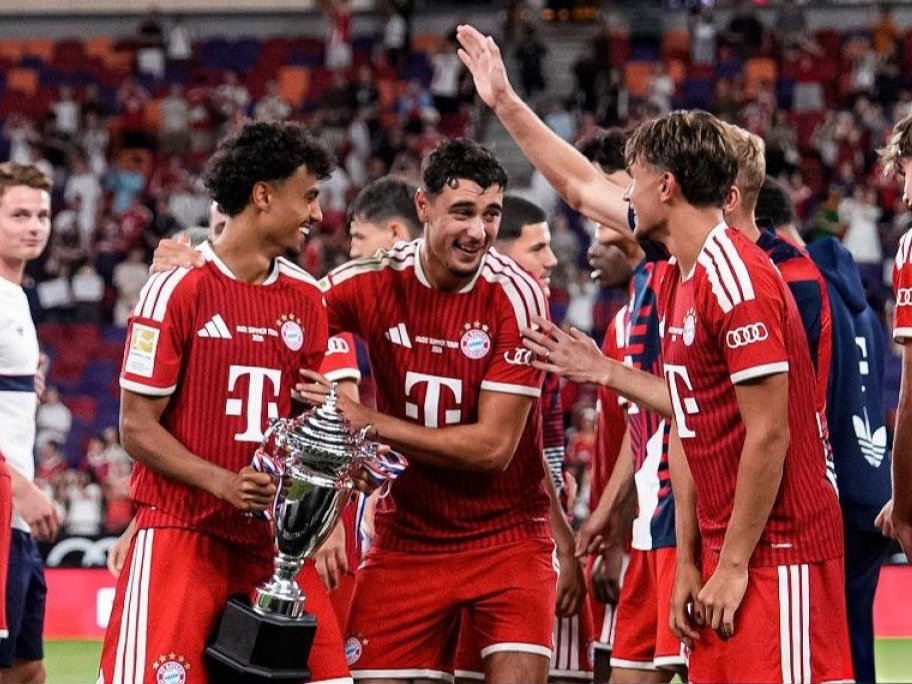 neneful's tweet photo. our perfect bavarian princes trio ❤🤍 https://t.co/oE6pnlV6OB