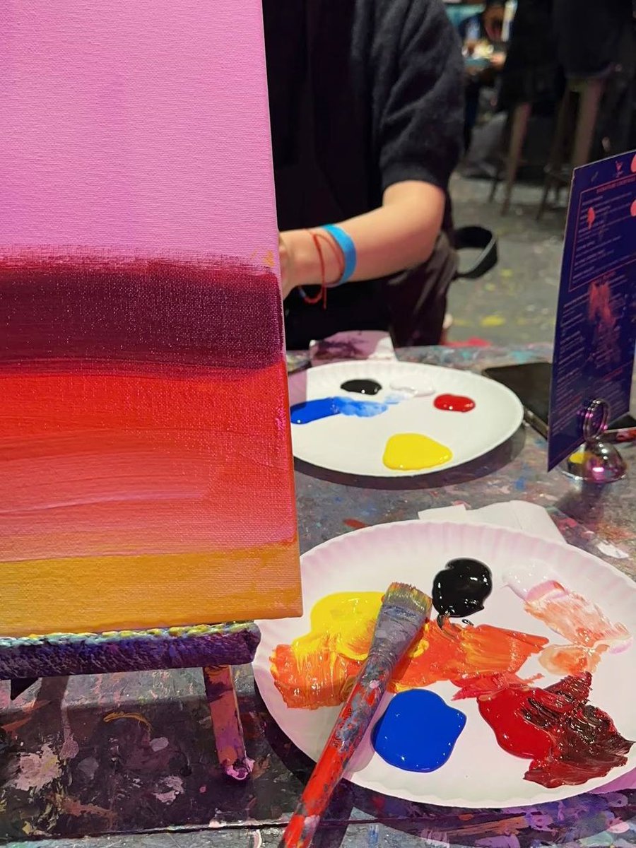 Fresh_pizzaX's tweet photo. Colors have no fixed definition, and life doesn’t need to be defined by others.
Dare to try, keep exploring, and you’ll create a unique masterpiece of your own. https://t.co/txmOkBDeDy