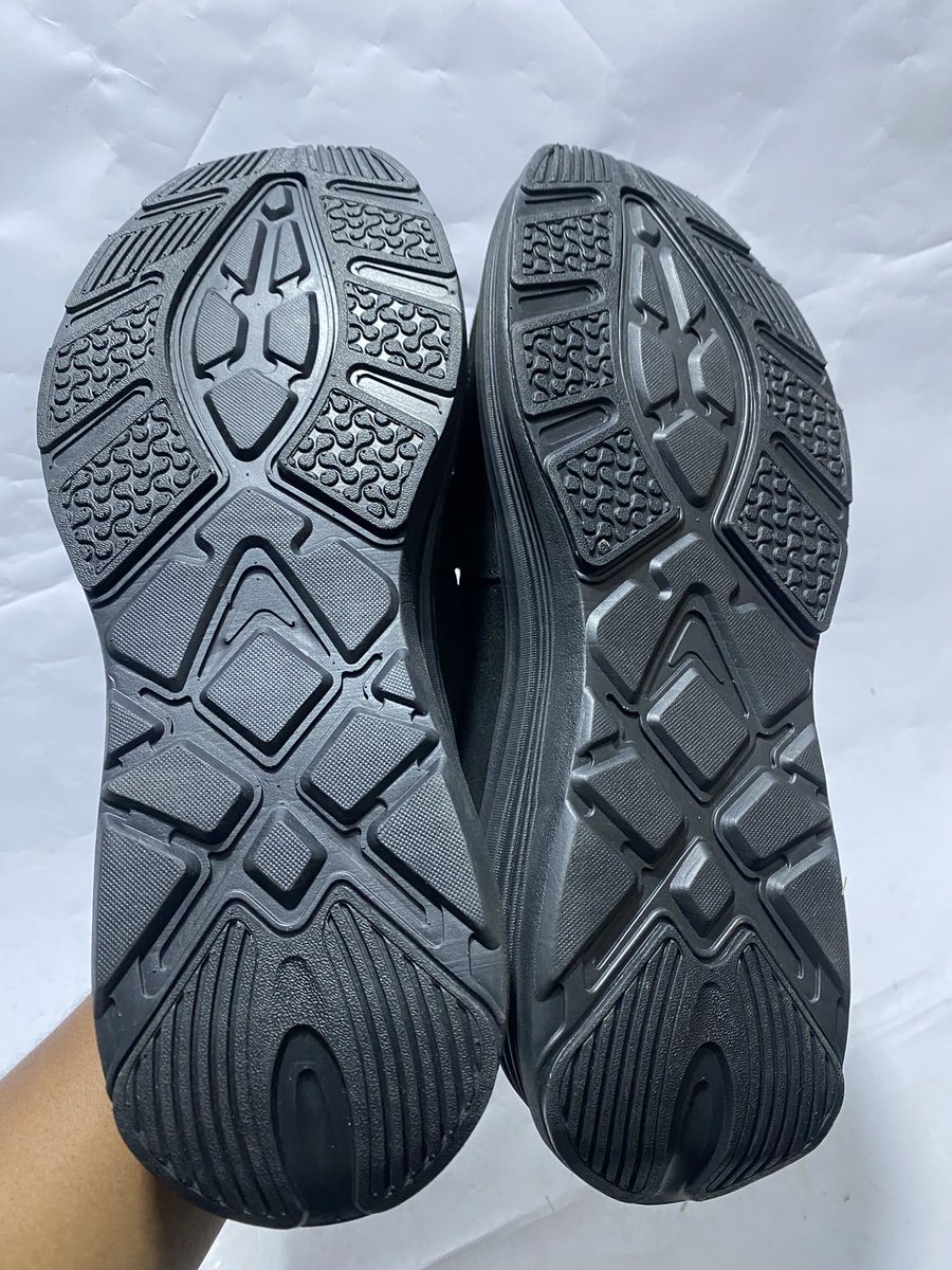 Shoedaddyng's tweet photo. Size 44 https://t.co/ZCflNhN1Rp
