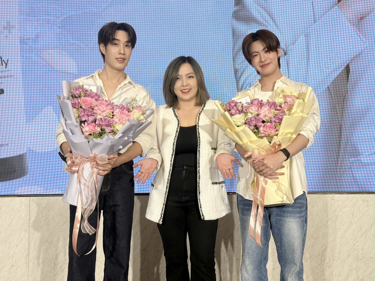 DomundiTV's tweet photo. ขอขอบคุณ @DrAllyBrand ที่ให้เกียรติ “เติ้ล” @TLE_mtm และ “เฟิร์สวัน” @firstone_wnk ได้มาร่วมกิจกรรมในวันนี้นะคะ 🥰

ขอขอบคุณแฟน ๆ ที่มาเจอกัน รวมถึงแฟน ๆ ที่ส่งกำลังใจมาให้ทั้งสองคนด้วยนะคะ 🫶🏻✨️

#DrAllyxTleFirstOne https://t.co/h4iloYNrmz