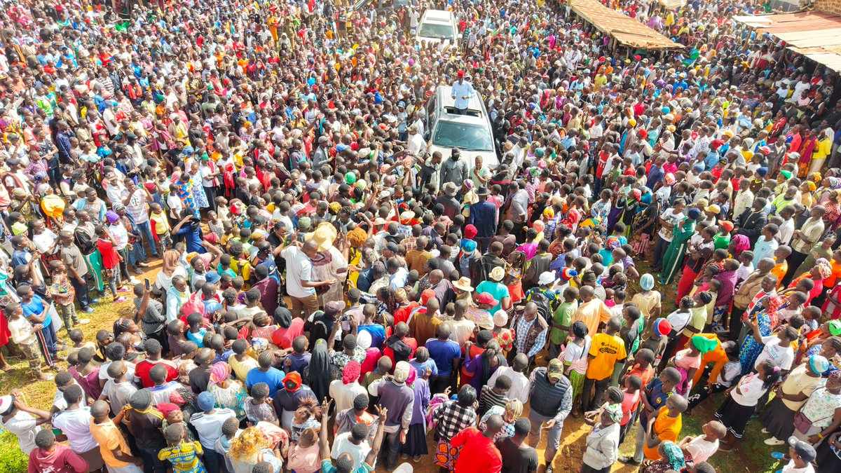 Venonogechi2's tweet photo. Makunga Market, Tongaren Constituency, stood firm behind the One Man Army, Didmus Barasa . The energy, determination, and unity of the people reflected a movement focused on the future.
#RuthlessFocus
#OneManArmy
#DidmusBarasa
#Tongaren https://t.co/DWxrggfXEG