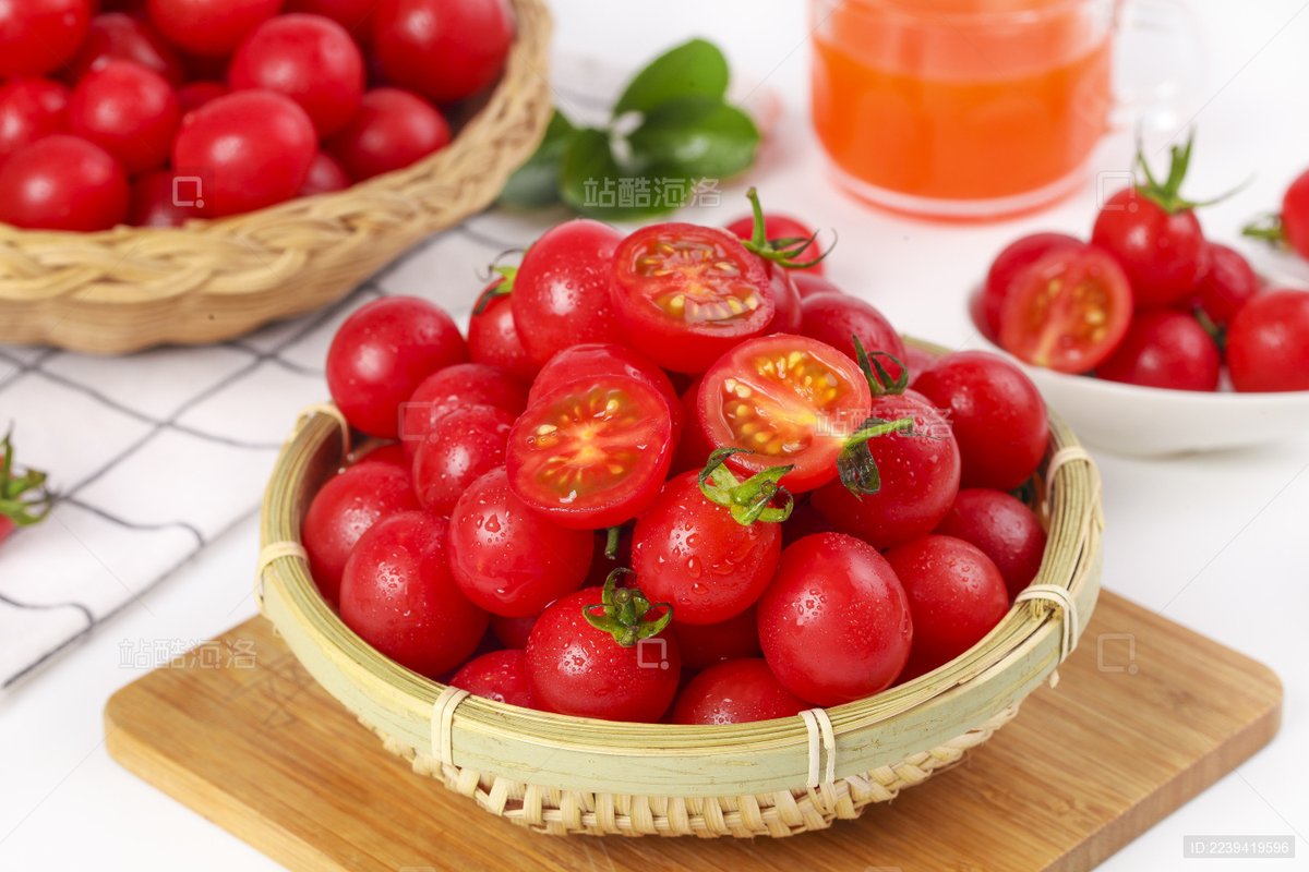 chicotehunter's tweet photo. Just tried @LocalFarm's organic cherry tomatoes—burst with sun-ripened sweetness, no weird aftertaste, perfect for salads! A must-buy for fresh snack lovers. https://t.co/xQqzCfFf4L