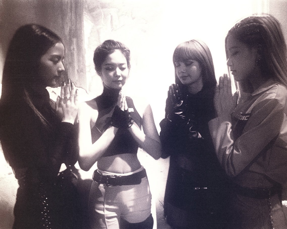 jenniepics's tweet photo. BLACKPINK will always be part of JENNIE’s story and these 10 years will always be part of ours with her. 

WE STAND WITH JENNIE
#ADecadeWithJENNIE https://t.co/hgqGQ4NKD5