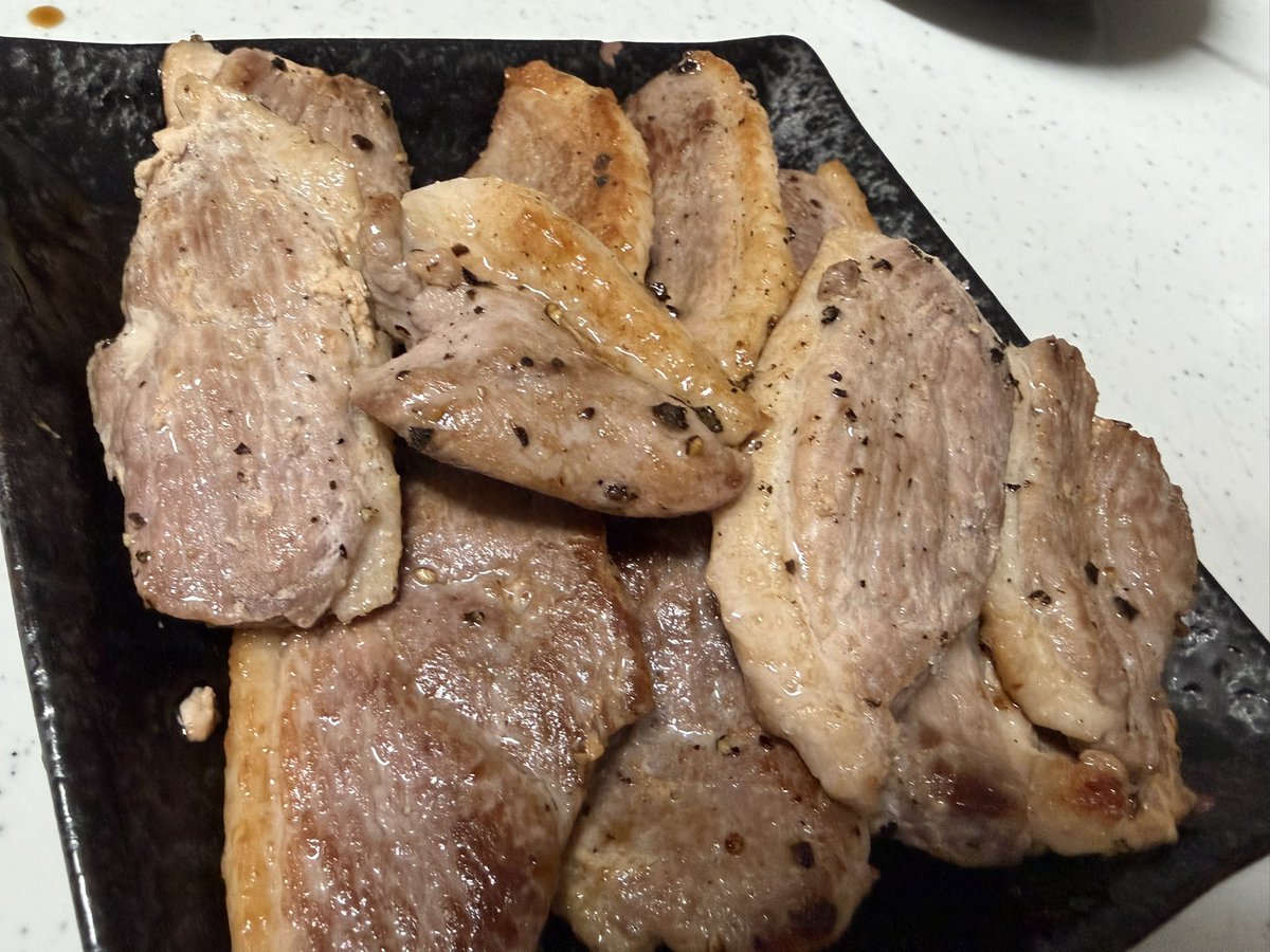 LemoVeilra2's tweet photo. 国産うなぎとホタテとおうみがも食べてぶっ飛ぶ☝️ https://t.co/xmtB2NqM32