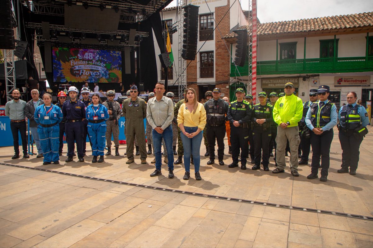 LaCejadelTambo's tweet photo. La alcaldesa María Ilbed Santa Santa invitó a la ciudadanía a disfrutar las fiestas con responsabilidad: respetar las normas, consumir licor de manera responsable, proteger a los niños, niñas y adolescentes y cuidar los espacios públicos. https://t.co/FJbGEuamI8