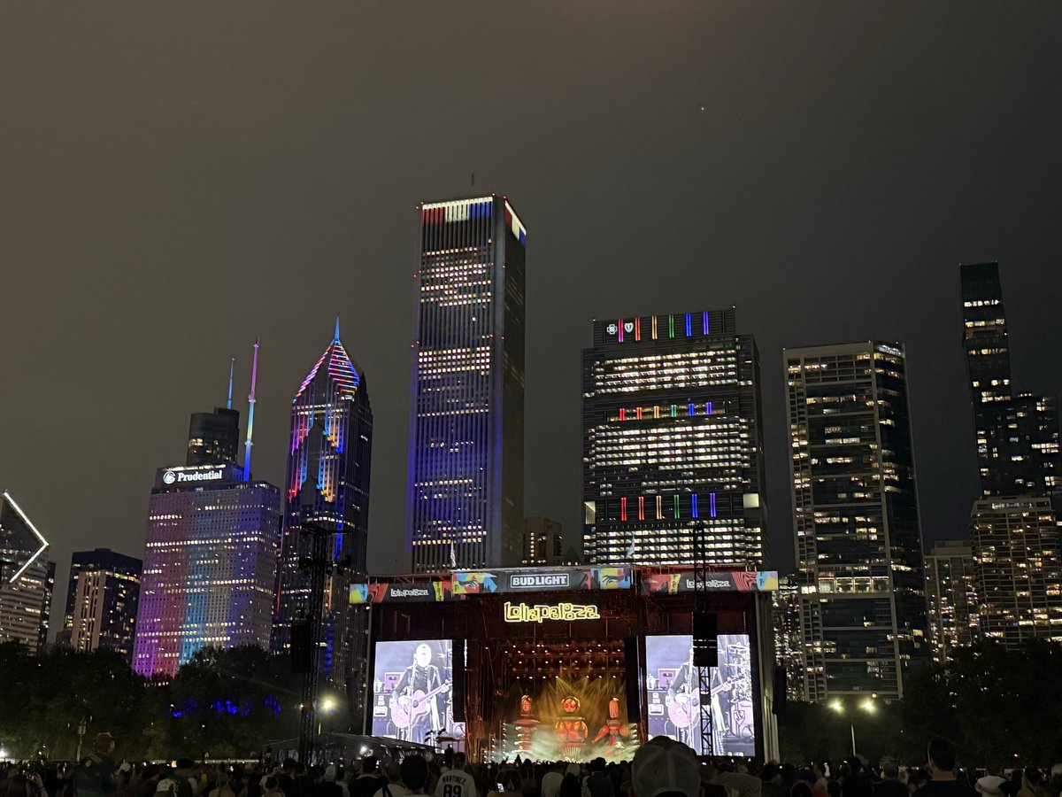 in_finitelove's tweet photo. I saw so many ppl at Lolla 2026 but now that my thoughts have had time to marinate and I’m officially in pcd, I think my top 10 favorite sets were:

1. The Smashing Pumpkins
2. Spacey Jane
3. Adéla
4. Zara Larsson
5. Marlon Funaki
6. Cortis
7. Ethel Cain
8. SB19
9. Chalk
10. 5SOS https://t.co/vQmBwcCJA7