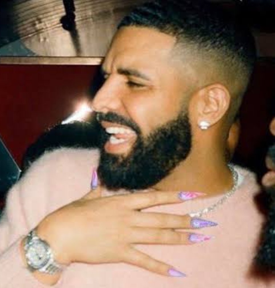 bigzetss's tweet photo. @thegossiproom69 @bigwhoshotya @PRINCE_ANGELUS_ drake fans gossiping like bitches do🤡
ig they all bitches https://t.co/ufhSI41qGj