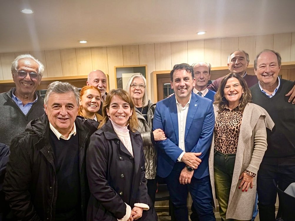TadeoGZ's tweet photo. Coincidimos en la importancia de que la política debata proyectos reales para generar progreso en la Argentina.

Un gran encuentro con referentes de la UCR para intercambiar ideas, aportar la experiencia de gestión que tenemos en Mendoza y seguir fortaleciendo el rol de nuestro partido en las transformaciones que el país necesita.