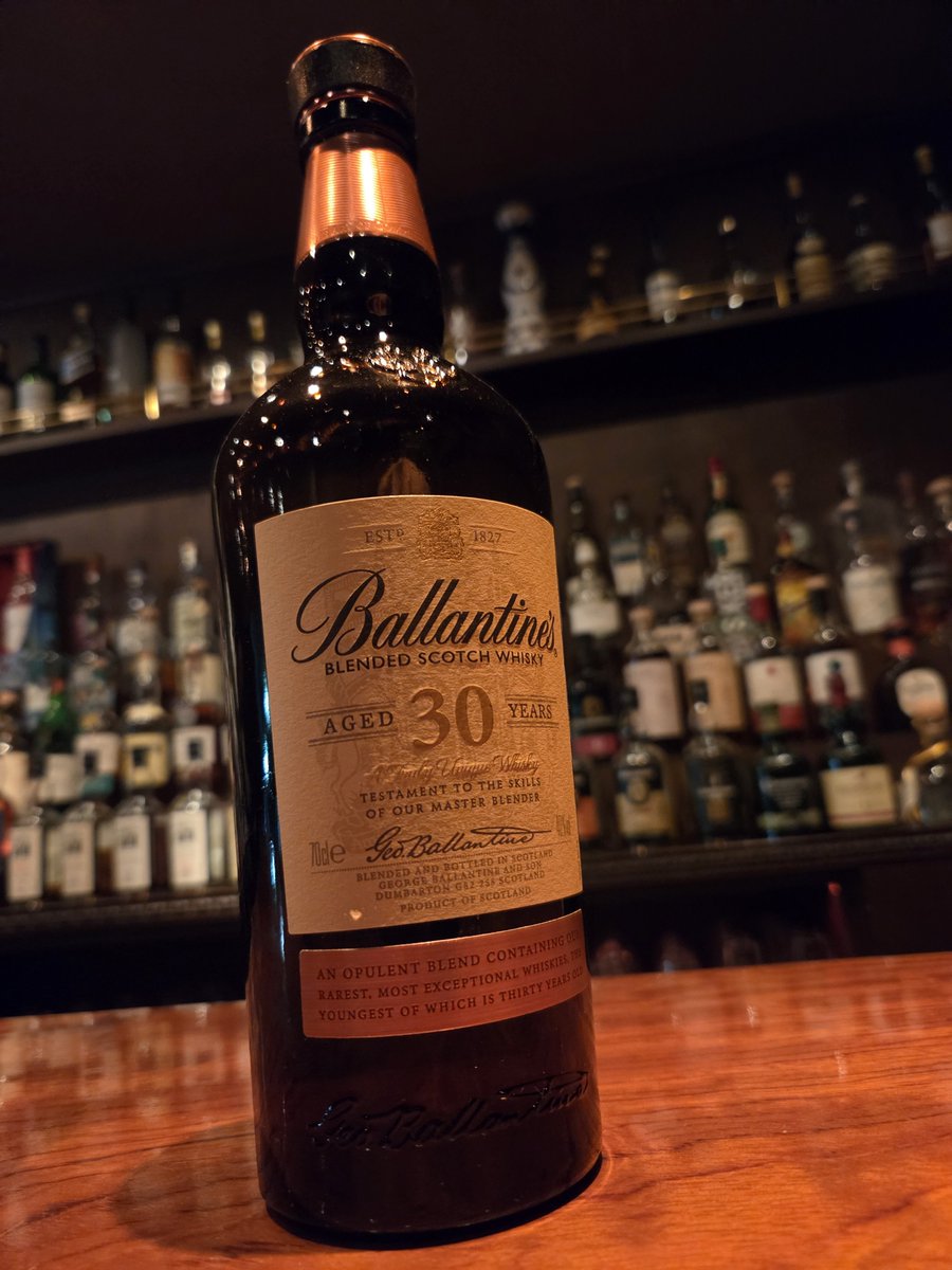 daifukufilm's tweet photo. ｢歳を重ねる毎に誕生日が嬉しくなくなる…｣
僕はそんなことないないんだよな

毎年色々な繋がりを感じれる。大人になると色々変わる、繋がりが途切れることもある。

そんな中で｢おめでとう｣って連絡があるとまだ縁があると感じれる。今年の縁にも気付ける。
本当にいつもありがとうございます！ https://t.co/9Z0fJVg1cB