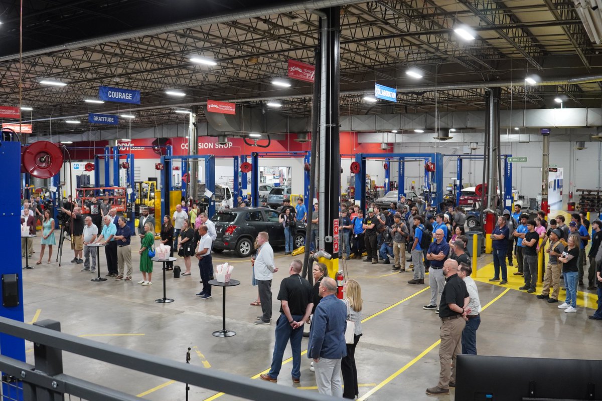 SenRobinsonPA's tweet photo. Congratulations Rosedale Technical College on the completion of a yearlong renovation of the #1 Cochran TechEx Center. This exciting transformation will allow the school to educate more students for high-demand technical careers in automotive and collision repair. https://t.co/vrOQ2IC787