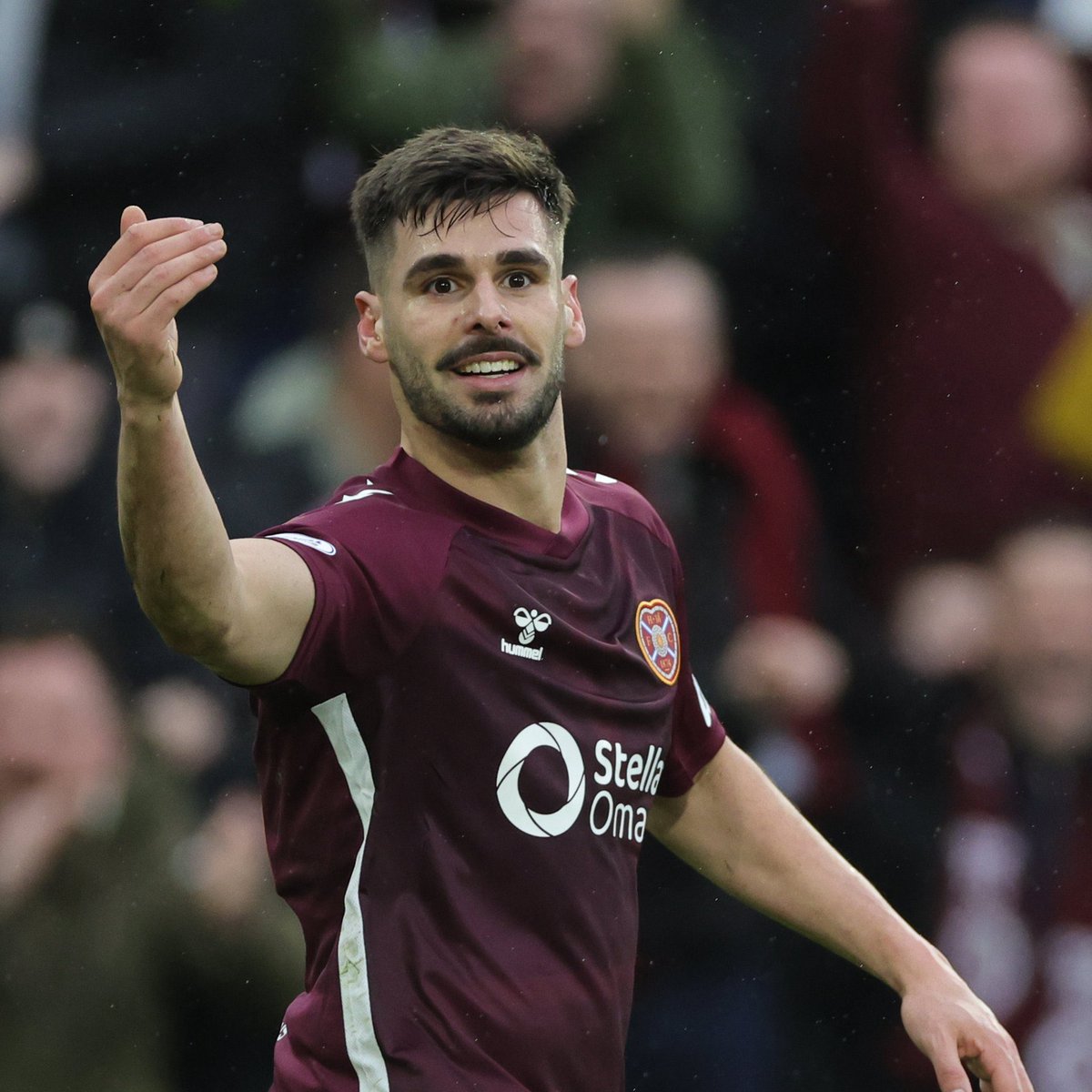 SportsPeteO's tweet photo. Celtic are ready to step up their interest in Hearts star Claudio Braga as they explore a move before the close of the window. Several sides from overseas are also weighing up moves for Braga. #Celtic #HMFC https://t.co/xxB21xuGO9