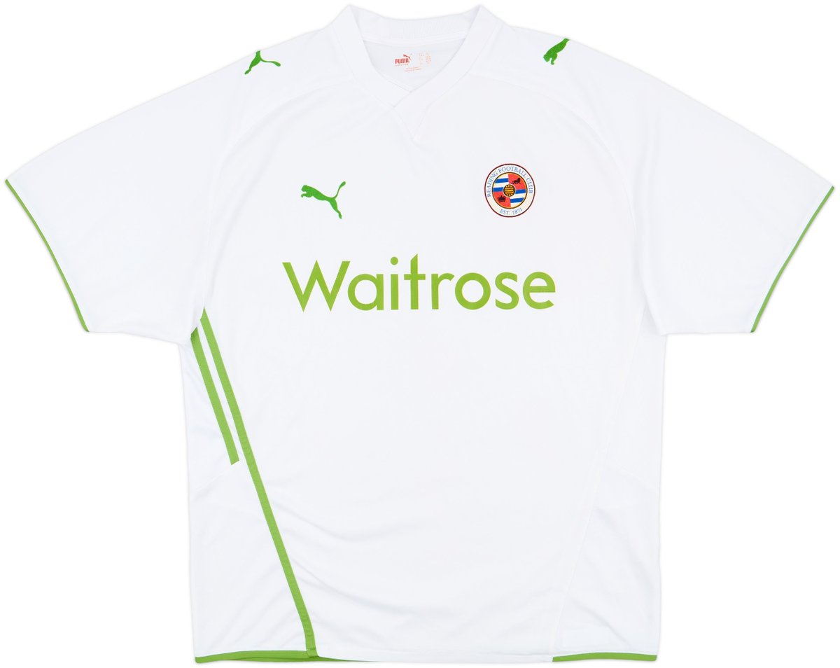 StevieForward77's tweet photo. My favourite away kit..... Until now absolutely love the new away strip 10/10 from me. 

#Readingfc https://t.co/qVlTOQmGuP