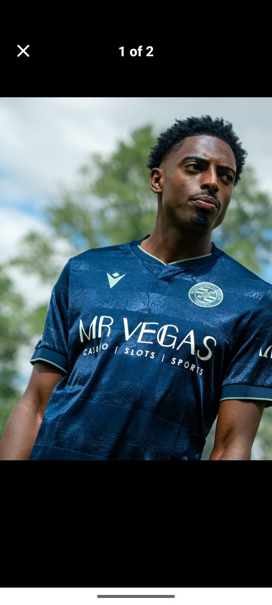 StevieForward77's tweet photo. My favourite away kit..... Until now absolutely love the new away strip 10/10 from me. 

#Readingfc https://t.co/qVlTOQmGuP