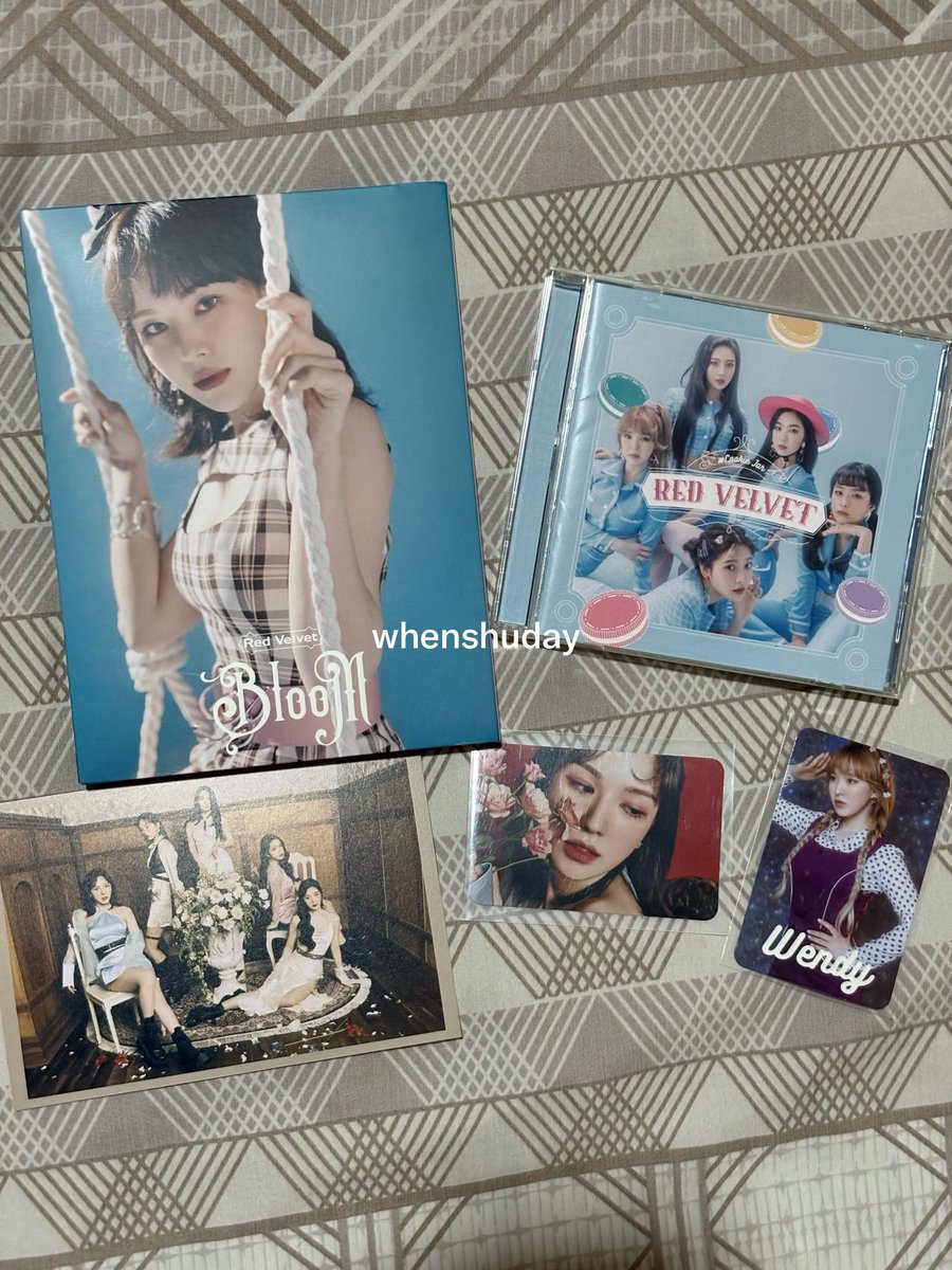 whenshuday's tweet photo. setelah muter2 nyari wts di indo tp ga dapet berujung nyari di mecari huftt akhirnya pulang juga🤧🩵 https://t.co/hCWgI1ggNl