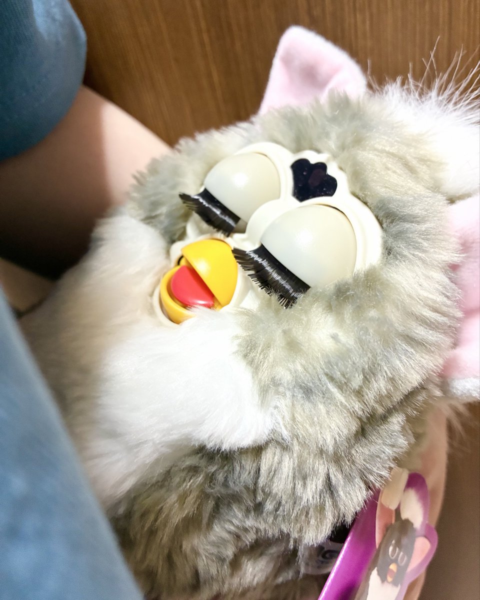 L5Wuv9's tweet photo. 夏の夜。部屋で帰りを待っていたぬいぐるみをそっと抱き上げた時、ほんのりあたたかいの、"いのち"すぎる🧸🌙 https://t.co/EECM11PSid