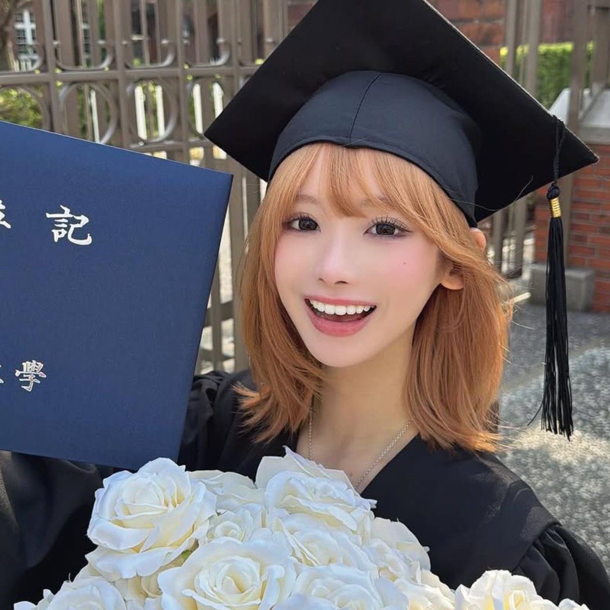 Dexerto's tweet photo. K-pop influencer Mina Chan has died by suicide at 26 following a concerning TikTok livestream

She faced a wave of online abuse after fans linked an ENHYPEN member's comments about attention-seeking concertgoers to her https://t.co/2lxcdRVxmh