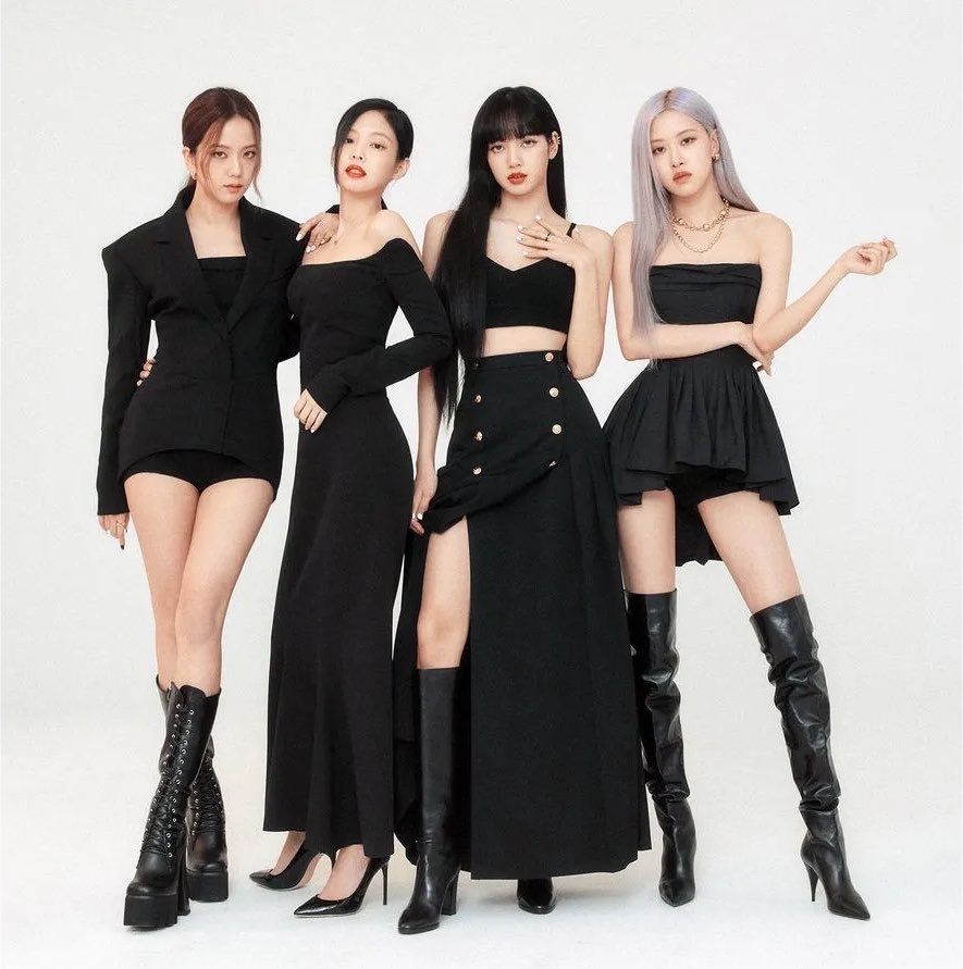 ChartUpdate_'s tweet photo. 10 years ago today, “BLACKPINK” officially debuted.

The group has since become one of the biggest girl groups in the world. https://t.co/BXgJxe1a45