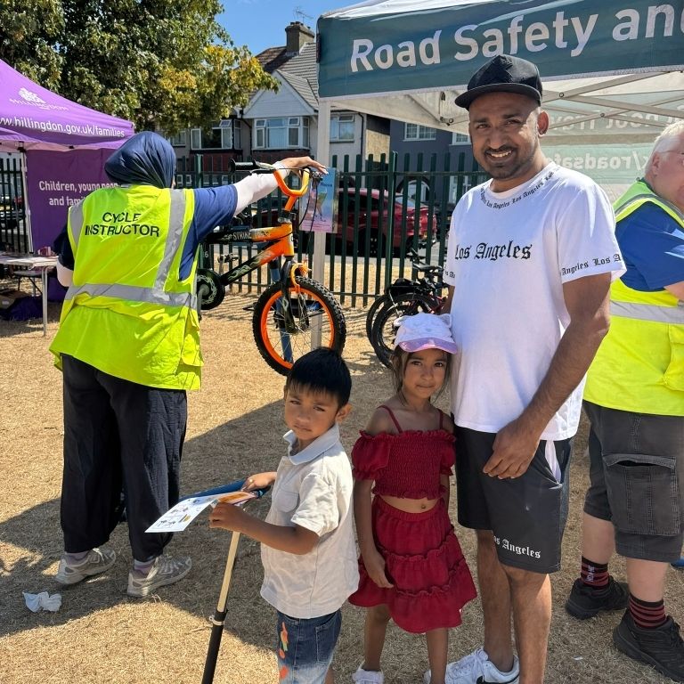 Hillingdon's tweet photo. 💭 The Imagination Station, a free family event, comes to the Great Barn, Ruislip, on Thursday 13 August, 10am-3pm.

Join us for an afternoon of creativity including:
✂️ crafts
📖 Storytime session
🪄 magic show
📚️ poetry, and more.

Find out more 👉️ https://t.co/pvqlXR894h https://t.co/AevEWa5I4V
