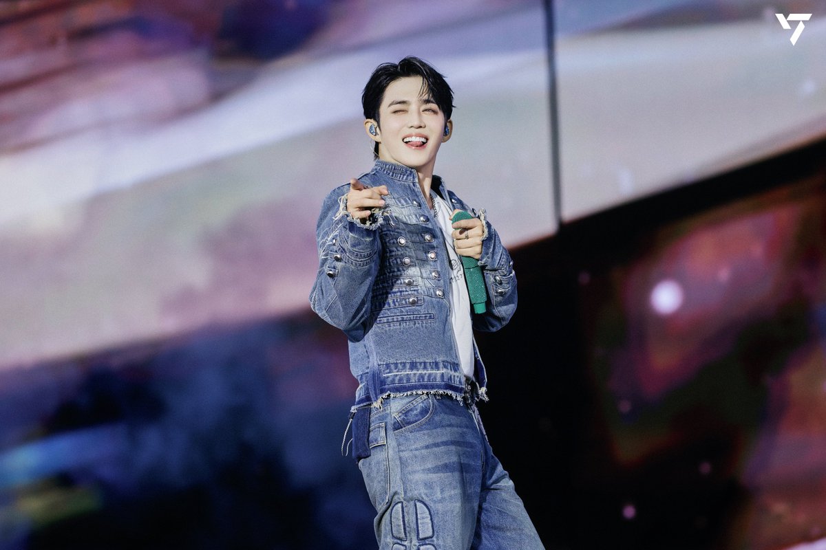 jeon_shell's tweet photo. #HappySCoupsDay🎂🎁🎉🥳💝🍱🍔🍒👑
Many many happy returns of the day Leader-nim~ may you have a wonderful day and marvellous year ahead. Eat well sleep well...also stay healthy, happy and safe💖❤️❣️🤩🥰💎Coupranghae💕💞😍😘 https://t.co/TJykNsByBi