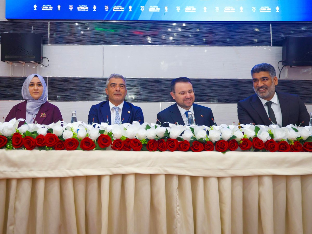 canturkalagoz's tweet photo. AK Parti Iğdır İl Başkanlığımızın Genişletilmiş İl Danışma Meclisi Toplantısı’nı, geniş ve güçlü bir katılımla gerçekleştirdik.

Adalet Bakanımız Sayın Akın Gürlek’in teşrifleriyle, AK Parti Iğdır İl Başkanımız Sayın Ali Kemal Ayaz’ın ev sahipliğinde gerçekleştirdiğimiz toplantımızda; teşkilatımızın kıymetli mensuplarıyla bir araya gelerek Iğdır’ımız için bugüne kadar yaptığımız çalışmaları ve önümüzdeki döneme ilişkin hedeflerimizi değerlendirdik.

Türkiye Yüzyılı hedeflerimiz doğrultusunda, Cumhurbaşkanımız ve AK Parti Genel Başkanımız Sayın Recep Tayyip Erdoğan’ın liderliğinde; birlik ve beraberlik içerisinde, daha güçlü bir Iğdır ve daha güçlü bir Türkiye için çalışmaya devam edeceğiz.

Bu kutlu davaya emek veren İl Başkanımızdan kadın ve gençlik kollarımıza, ilçe teşkilatlarımızdan mahalle temsilcilerimize kadar tüm teşkilat mensuplarımıza gönülden teşekkür ediyorum.

Biz birlikte güçlüyüz... 🇹🇷

#AKParti #Iğdır #TürkiyeYüzyılı #GüçlüTürkiye